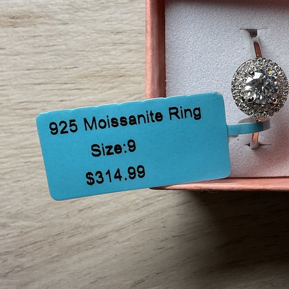 0.81 CAROT ROUND HALO CUT RING - Picture 4 of 6